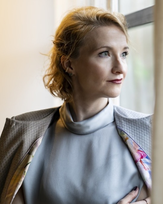 Dr. Susann Lüdtke is the founder and CEO of Lüdtke Intelligence & Analytics (L.I.A.). Her work examines how technical standards shape markets, technology development, corporate strategy and critical-path dependencies.